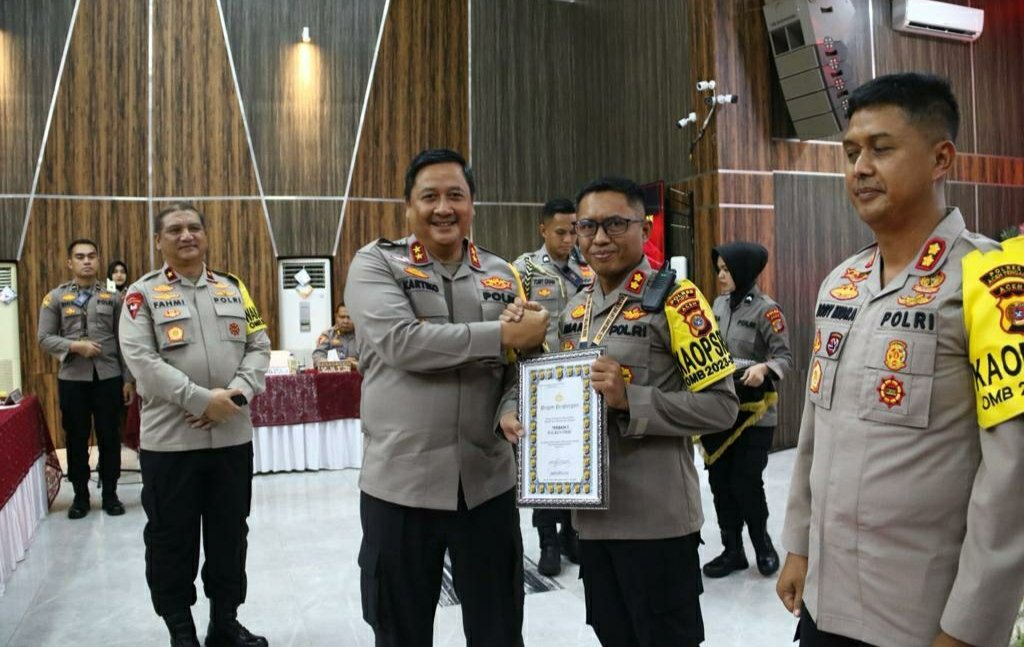 Kapolres Pidie terima penghargaan