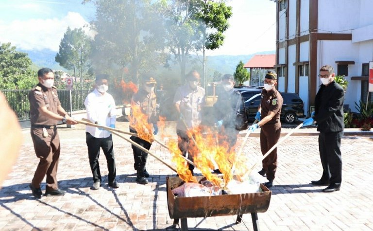 Kejari Gayo Lues musnahkan BB narkotika