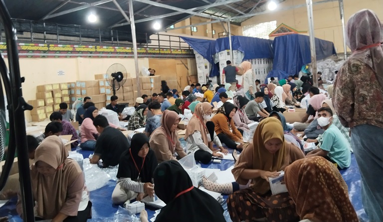 KIP Aceh Tenggara Libatkan 200 Warga Lipat Surat Suara