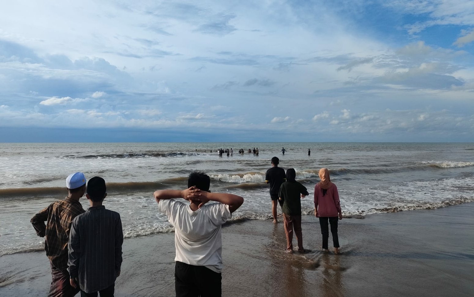 Tiga Anak Terseret Ombak di Pantai Bantayan Aceh Utara, Satu Orang Meninggal Dunia