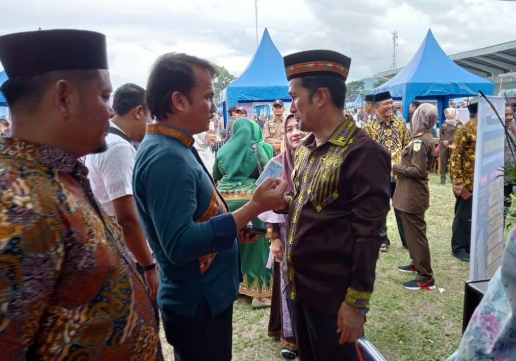 HUT Ke-50 Aceh Tenggara, Disdukcapil Beri Pelayanan Aktivasi IKD
