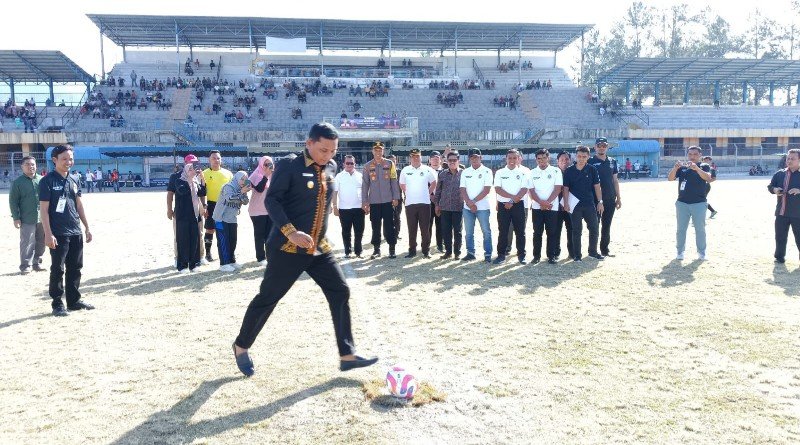 Pj Bupati Gayo Lues Buka Turnamen Sepak Bola, 72 Klub Mulai Bertanding