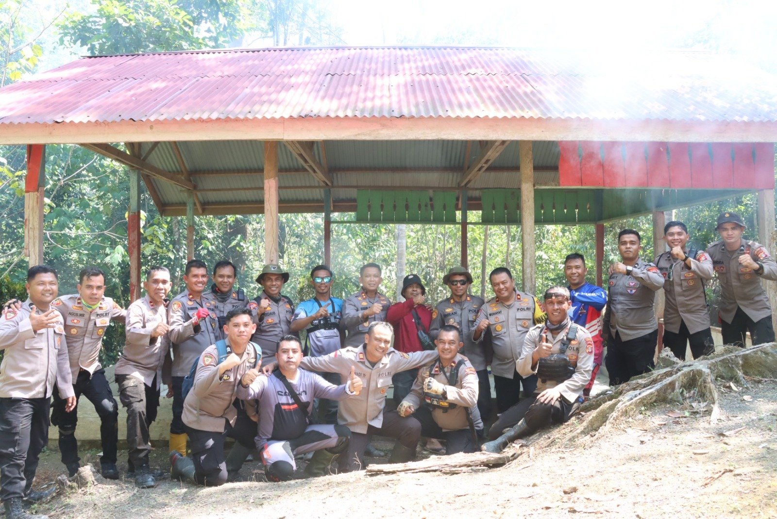 Tim Polres Aceh Utara di Makam Cut Meutia