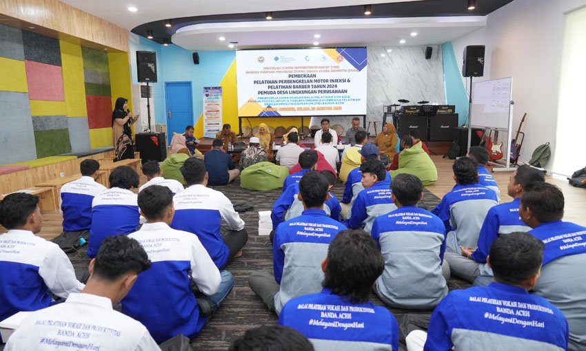 PT PIM Gelar Pelatihan Perbengkelan Motor Injeksi dan Barbershop kepada Pemuda