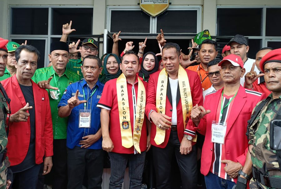 Sayuti-Husaini di kantor KIP Lhoks