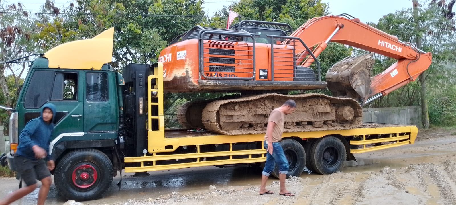 Alat berat untuk atasi longsor di Gayo Lues