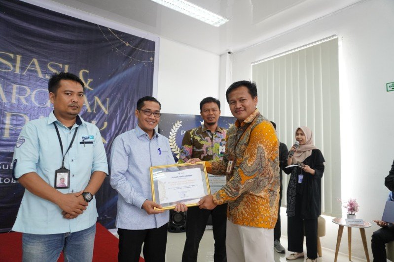 Ketua PWI Subulussalam Terima Penghargaan dari KPP Pratama Atas Kontribusi Aktif & Kerja Sama dalam Penerimaan Pajak