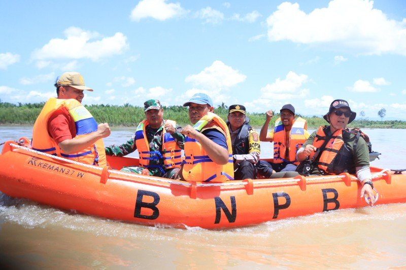Pantau Suasana Masyarakat Pasca Banjir, Azhari Sisir Lae Souraya Sultan Daulat – Rundeng