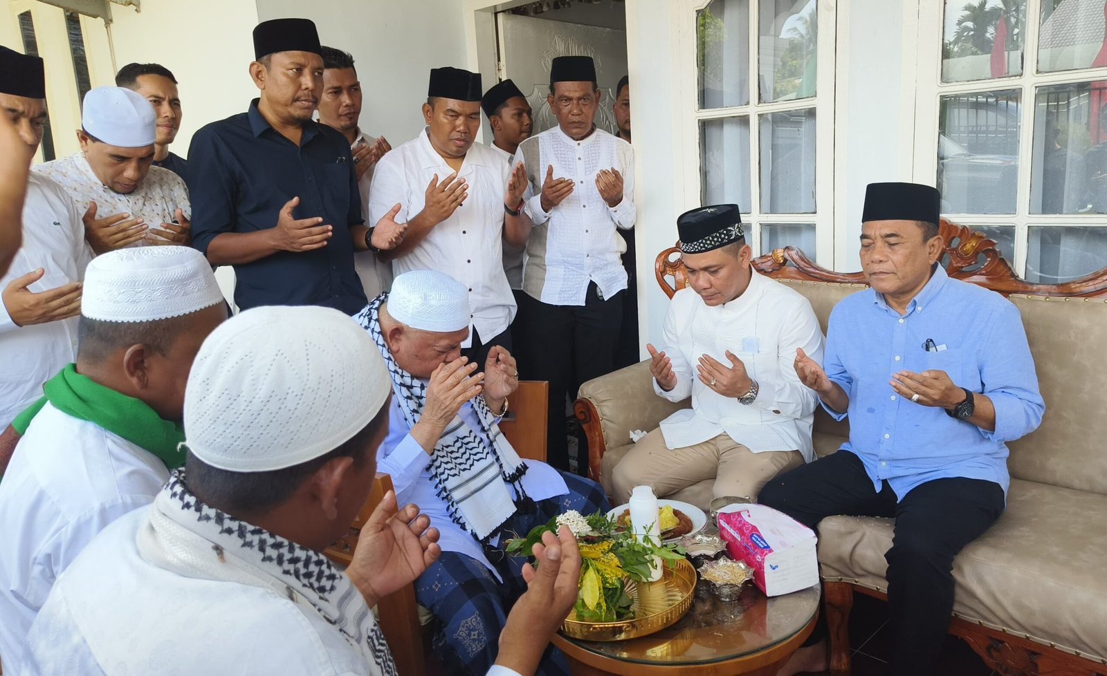 Abu Paya Pasi peusijuek Alzaizi