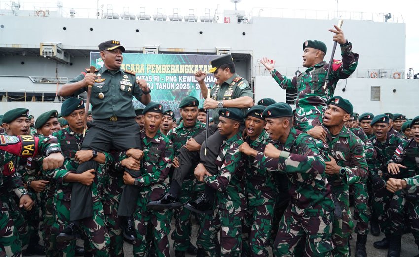 Pangdam IM dan prajurit Pamtas RI-PNG