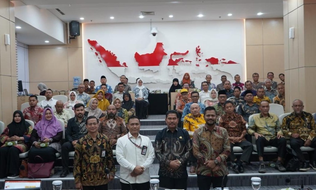 Pj Wali Kota Lhokseumawe dan ketua DPRK di Gedung KPK