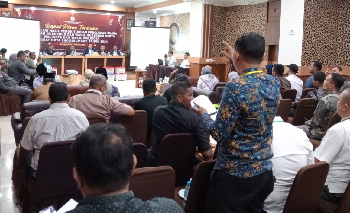 Rekapitulasi Hasil Penghitungan Suara, Rapat Pleno KIP Lhokseumawe Diwarnai Interupsi Saksi Paslon 03