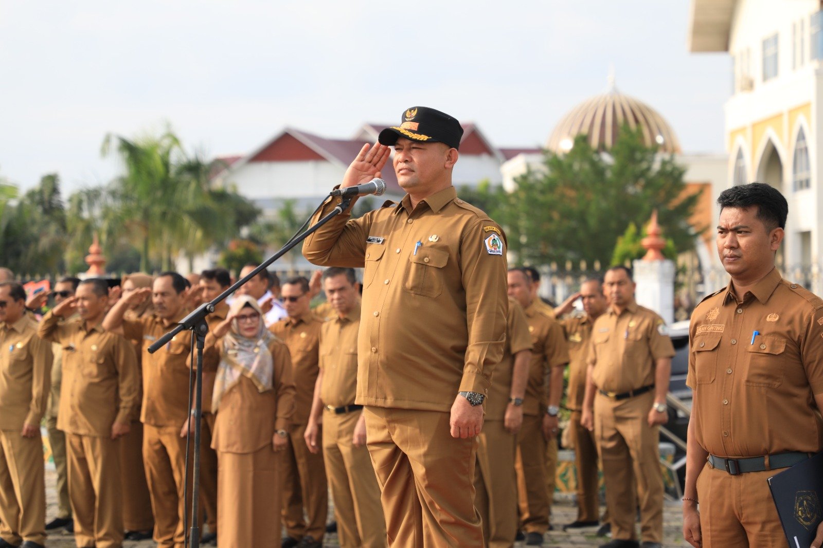 Bupati Ayahwa apel perdana
