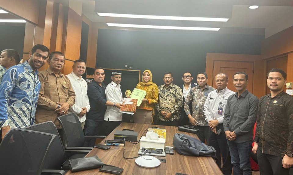 Komisi I DPRA Perjuangkan Nasib Pegawai Honorer R2/R3 Aceh ke Kemenpan RB