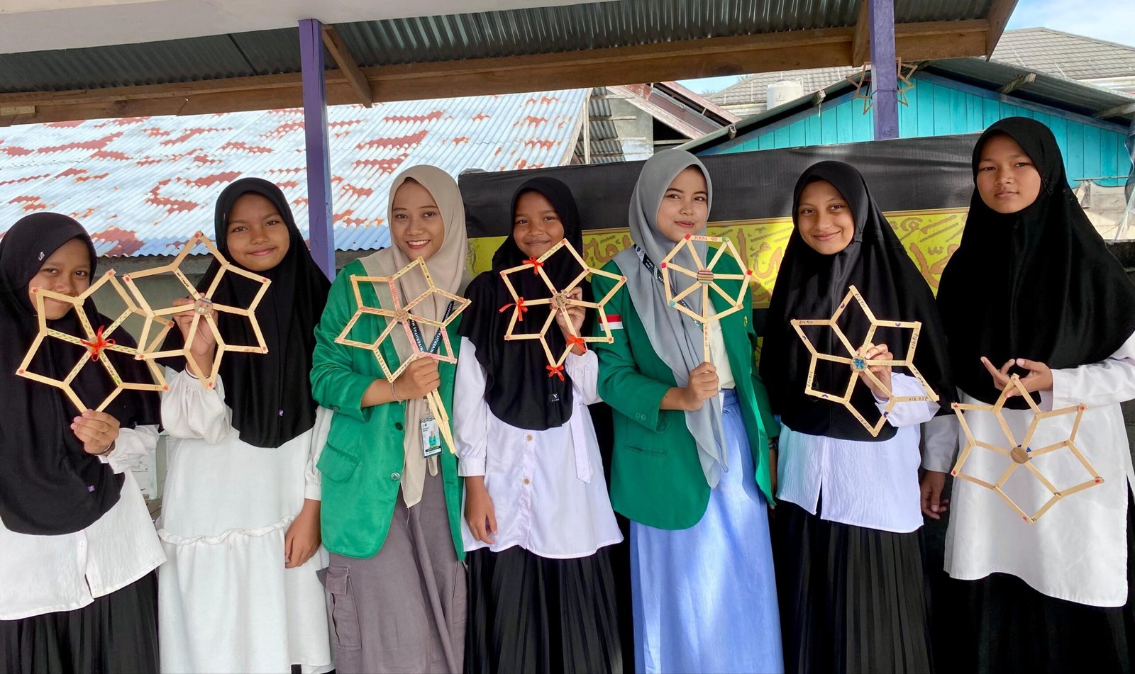 Mahasiswa KKN Unimal Bimbing Ngaji dan Kreativitas Ramah Lingkungan di Dayah Riyadhus Shalihin