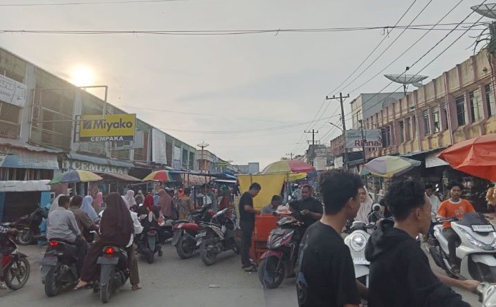 Berburu Takjil di Keude Pantonlabu