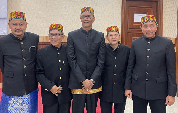 TA Khalid Dinobatkan sebagai Ketua Umum Keluarga Ulee Balang Aceh