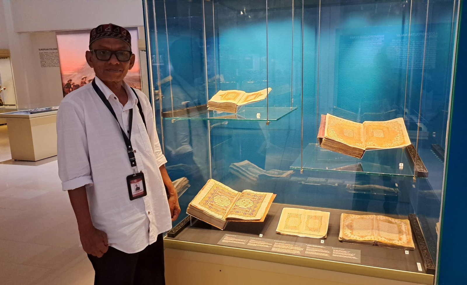 Kolektor manuskrip Aceh Tarmizi A Hamid menghadiri pameran manuskrip diselenggarakan Islamic Arts Museum Malaysia