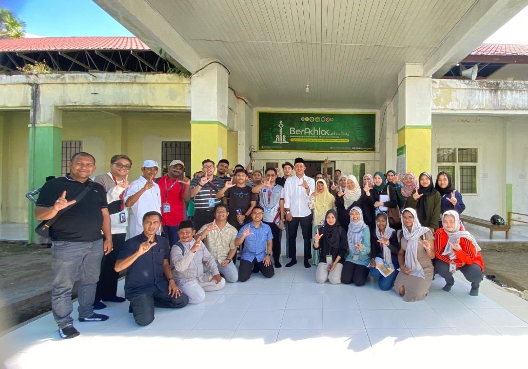 Mahasiswa Universiti Tun Abdul Razak Malaysia Apresiasi Dayah Rakyat Tamora Lhokseumawe