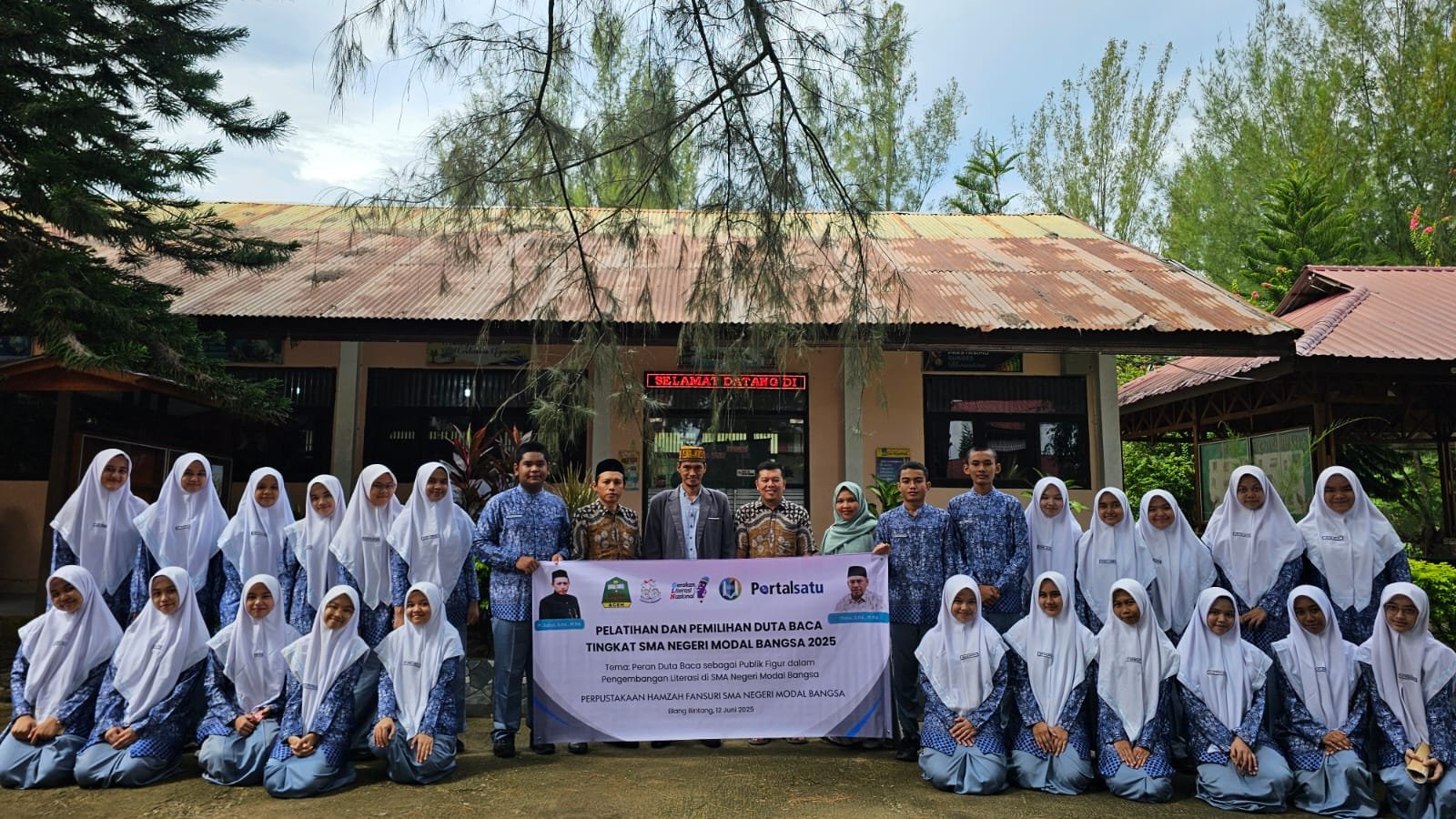 Pelatihan dan Pemilihan Duta Baca Tingkat SMA Negeri Modal Bangsa 2025 bertema Peran Duta Baca sebagai Publik Figur dalam Pengembangan Literasi di SMA Negeri Modal Bangsa, di Perpustakaan Hamzah Fansuri SMA Negeri Modal Bangsa, Blang Bintang, 12 Juni 2025. @Istimewa