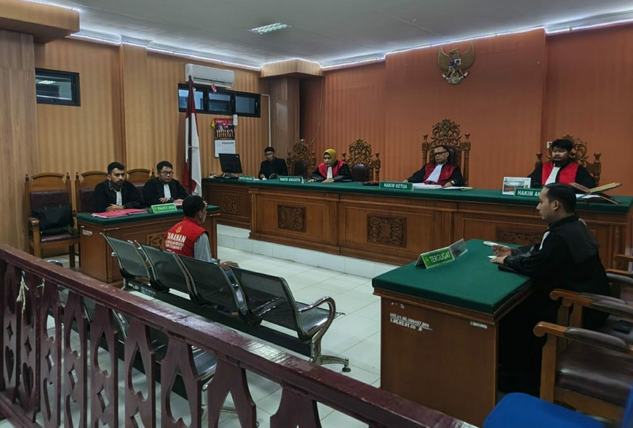 Sidang tuntutan terhadap terdakwa DM penyiraman air keras