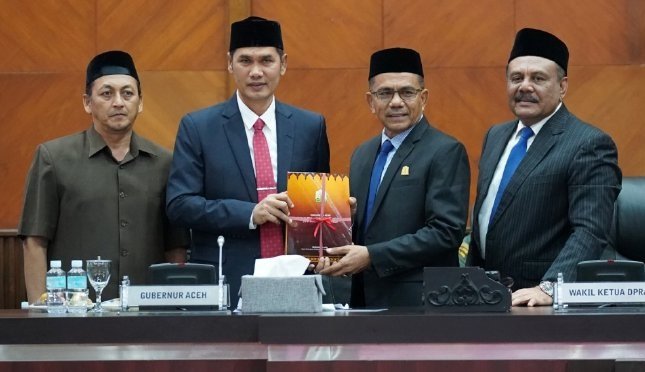 DPRA Paripurna Penyampaian RPJMA 2025–2029 dan Raqan Pertanggungjawaban APBA 2024