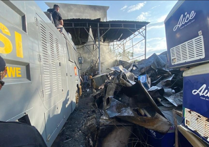 Gudang es krim di lhokseumawe terbakar