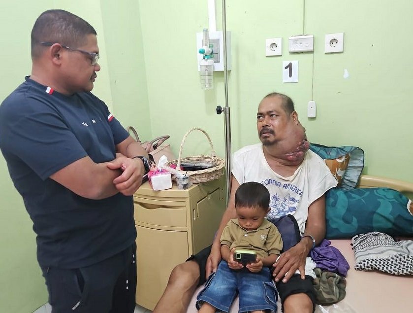 Besuk Mantan Kombatan Penderita Tumor, Kepala BRA Minta Segera Dirujuk ke RSUZA