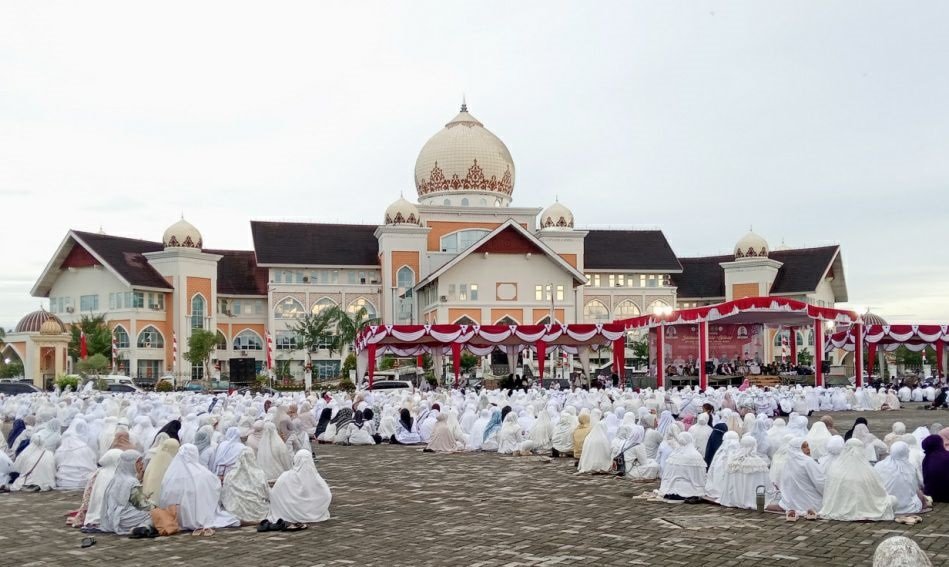 Zikir peringati Damai Aceh di lapangan kantor Bupati Aceh Utara