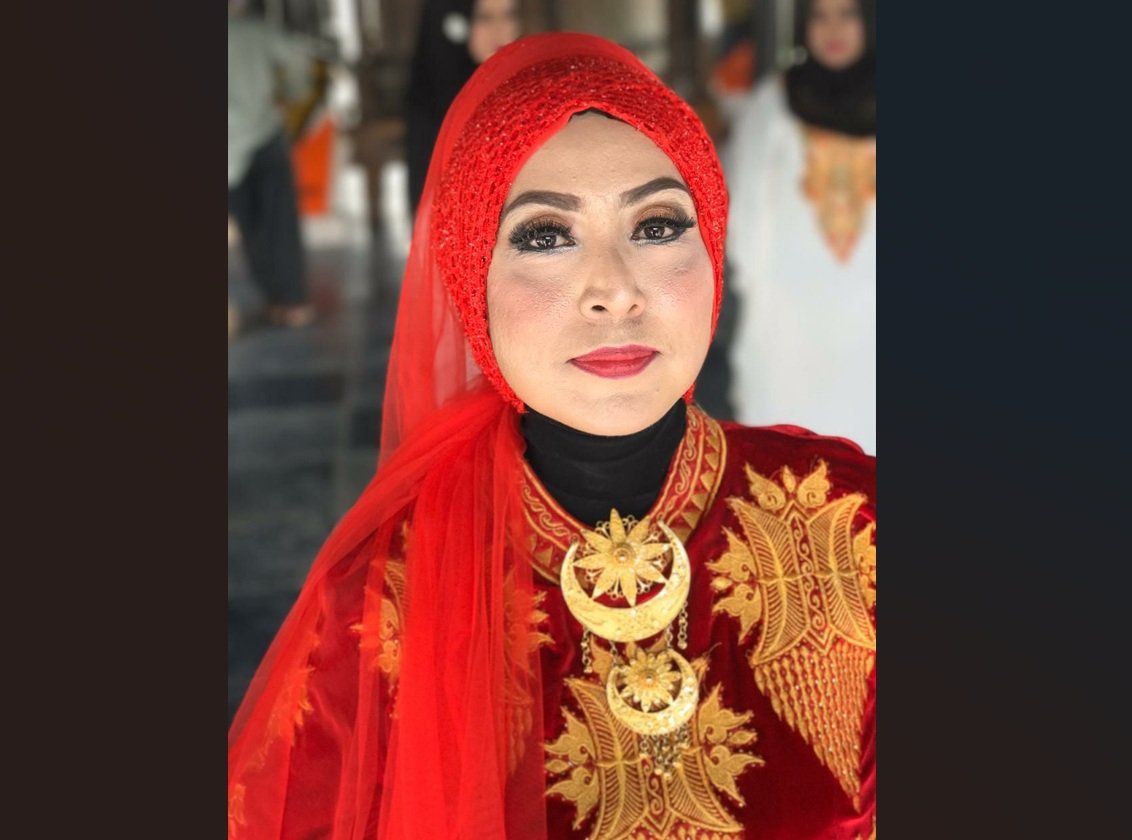 Cut Aja Riska penyanyi album Nyawong