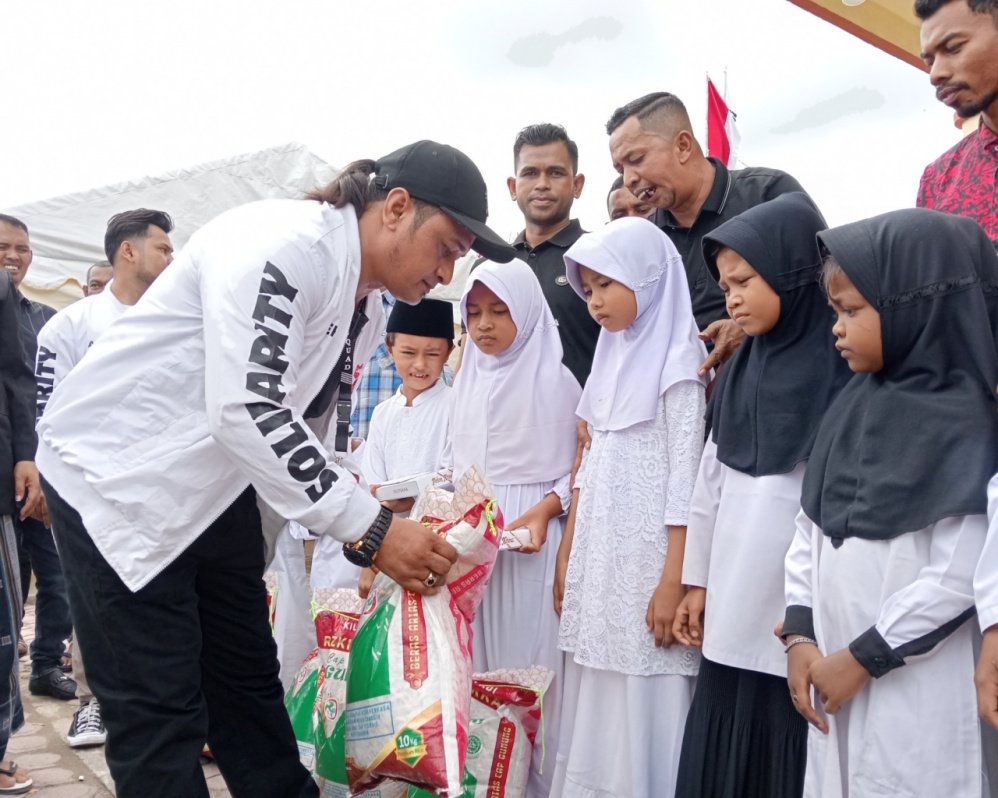 Seniman Aceh Santuni 300 Anak Yatim di Aceh Utara