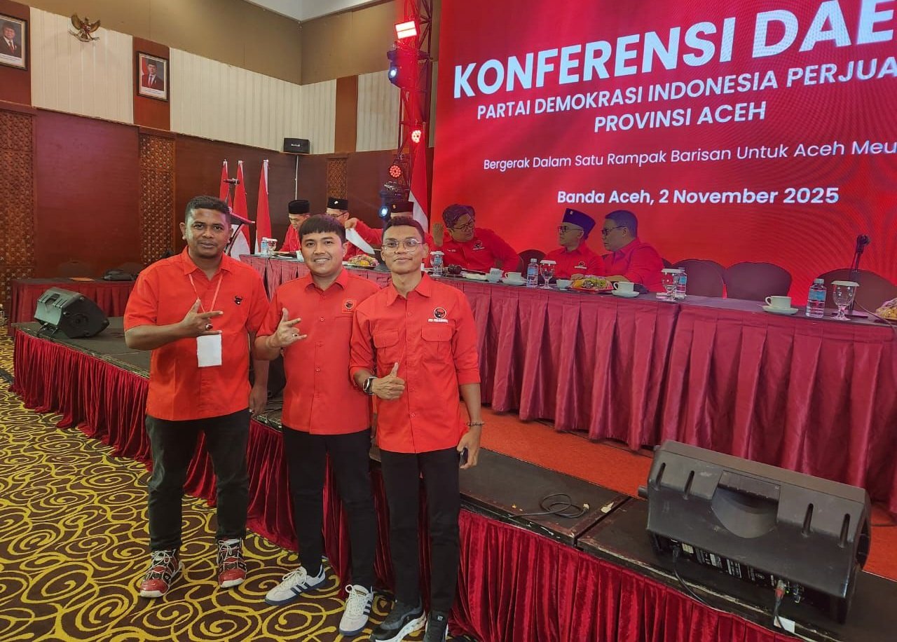 Hongkong bersama Sekretaris dan Bendahara PDIP Pidie