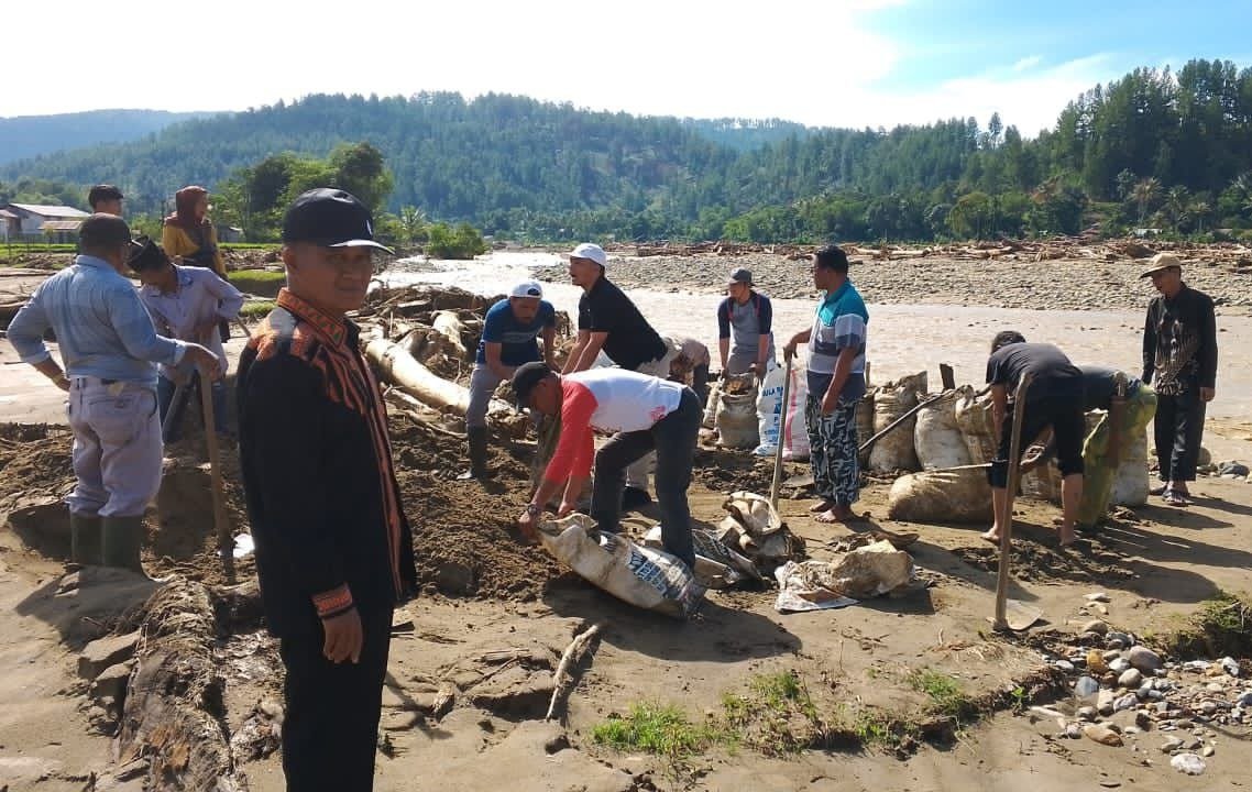 Kadis Pendidikan Gayo Lues gotong royong
