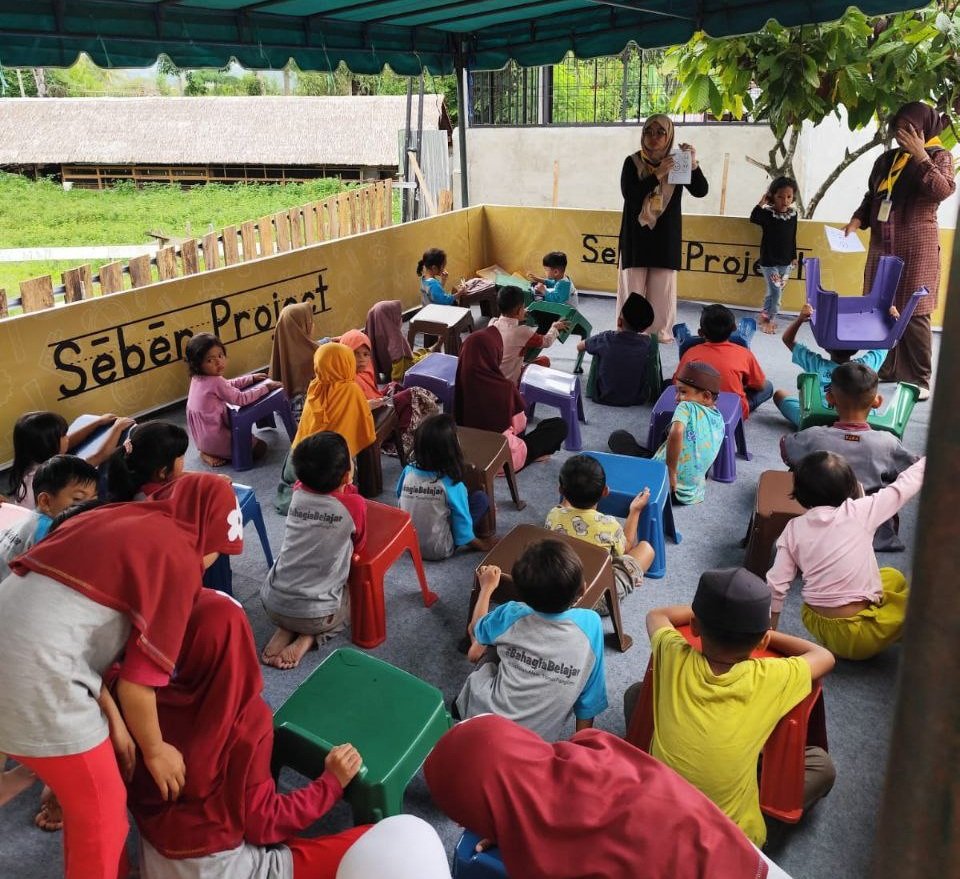 Sekolah Alam Tunas Panglima program trauma heling