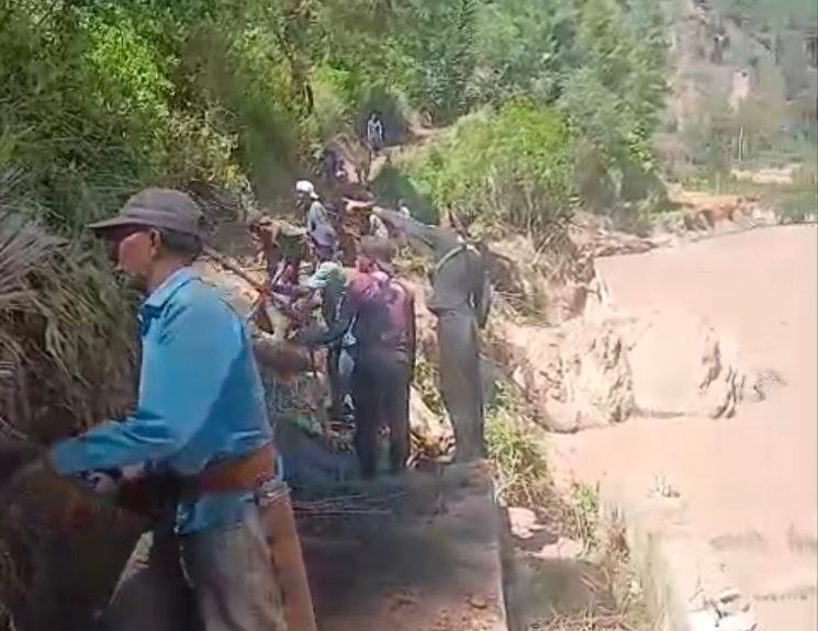 Jalan Lintas Provinsi di Ketukah Belum Diperbaiki Pascabanjir, Dewan: ‘Benang Bawah dan Atas Perlu Disambung’