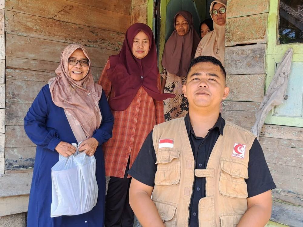 MER-C Berbagi Berkah Ramadan Bersama Penyitas Bencana Hidrometeorologi Aceh