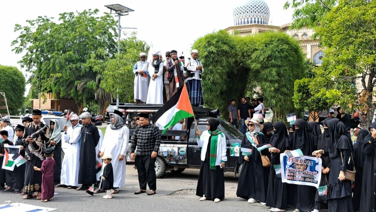 Aksi solidaritas Palestina-Iran di Lhokseumawe