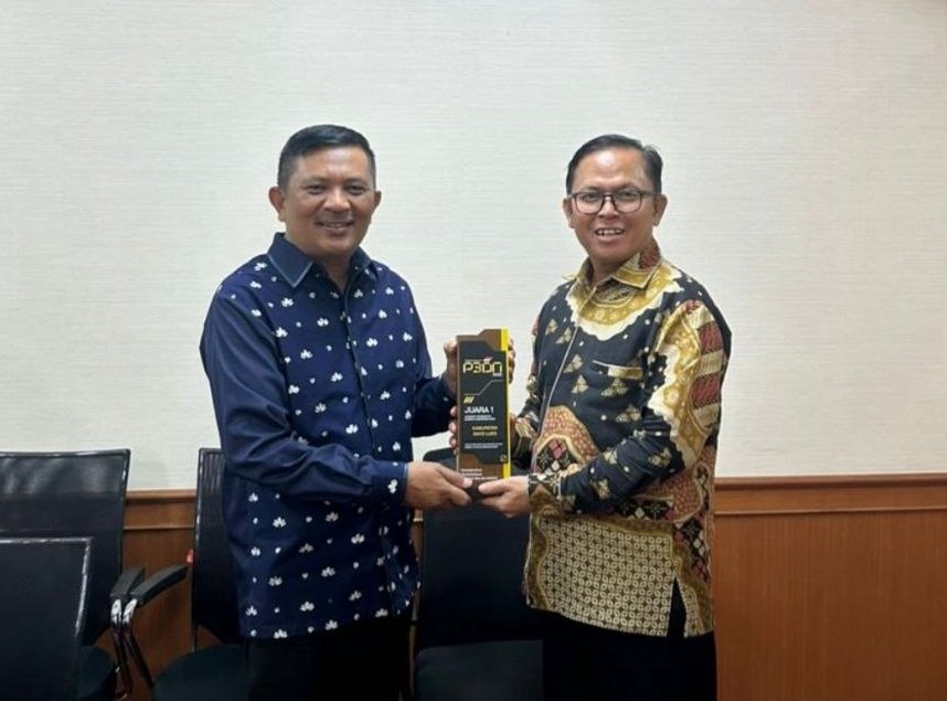Bupati Gayo Lues terima penghargaan