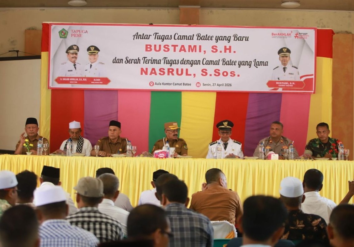 Bupati Pidie Sarjani Abdullah antar tugas Camat Batee