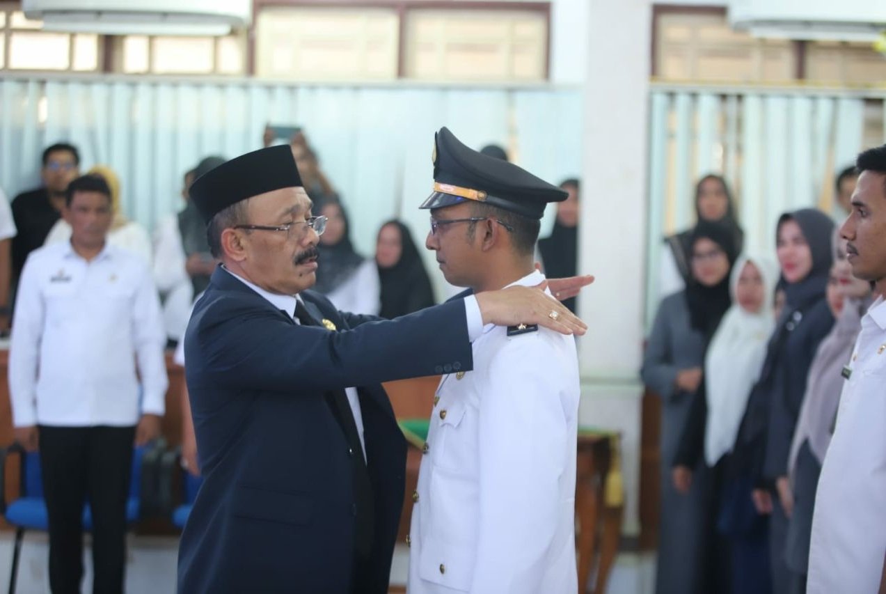 Bupati Sarjani lantik Camat