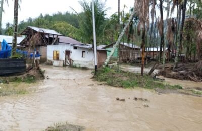 Diguyur Hujan Deras, Desa Cane Toa Rikit Gaib Dilanda Banjir