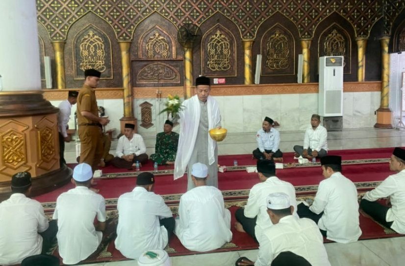 Peusijuek calon jemaah haji Aceh Utara di Masjid Lhoksukon