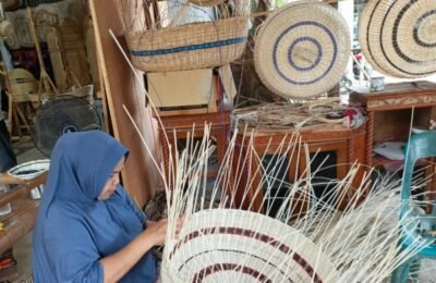 Dari Tangan Tradisi ke Etalase Wisata: Pesona Kerajinan Aceh Besar
