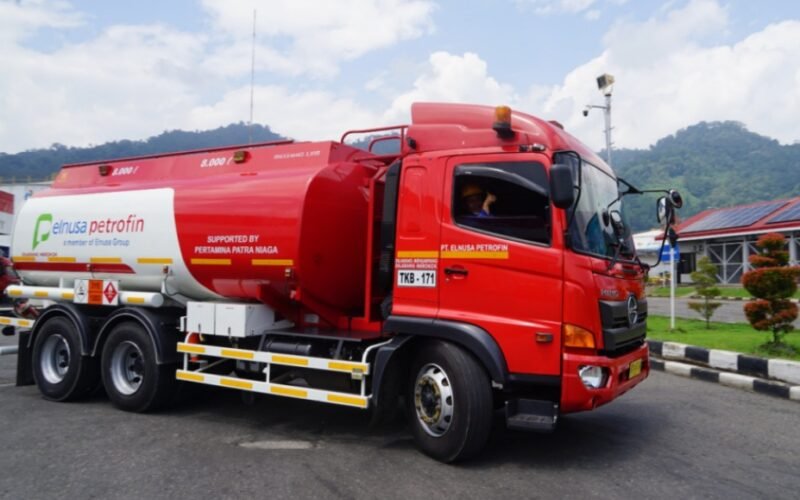 Mobil tangki BBM Pertamina Patra Niaga