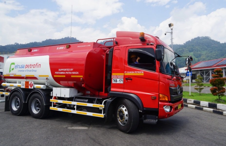 Mobil tangki BBM Pertamina Patra Niaga