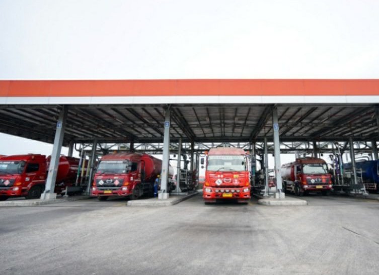 Mobil tangki BBM Pertamina