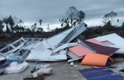 Angin Kencang Rusak 35 Huntara di Langkahan, Musala Ikut Terdampak