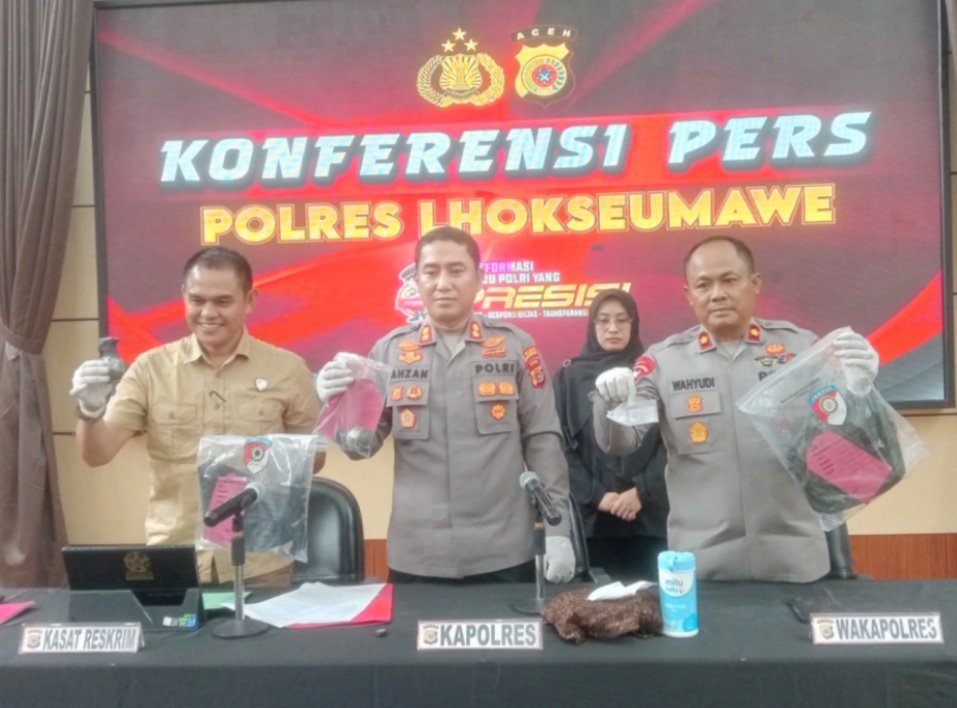 Kapolres Lhokseumawe konferensi npers kasus granat