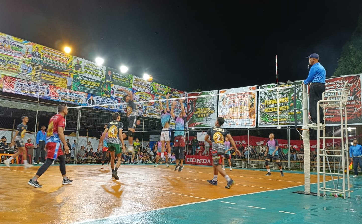 NUK VC lawan Olimpic VC