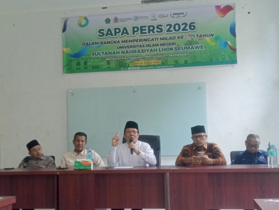 Rektor UIN Suna Lhokseumawe Prof Daniah saat Sapa Pers